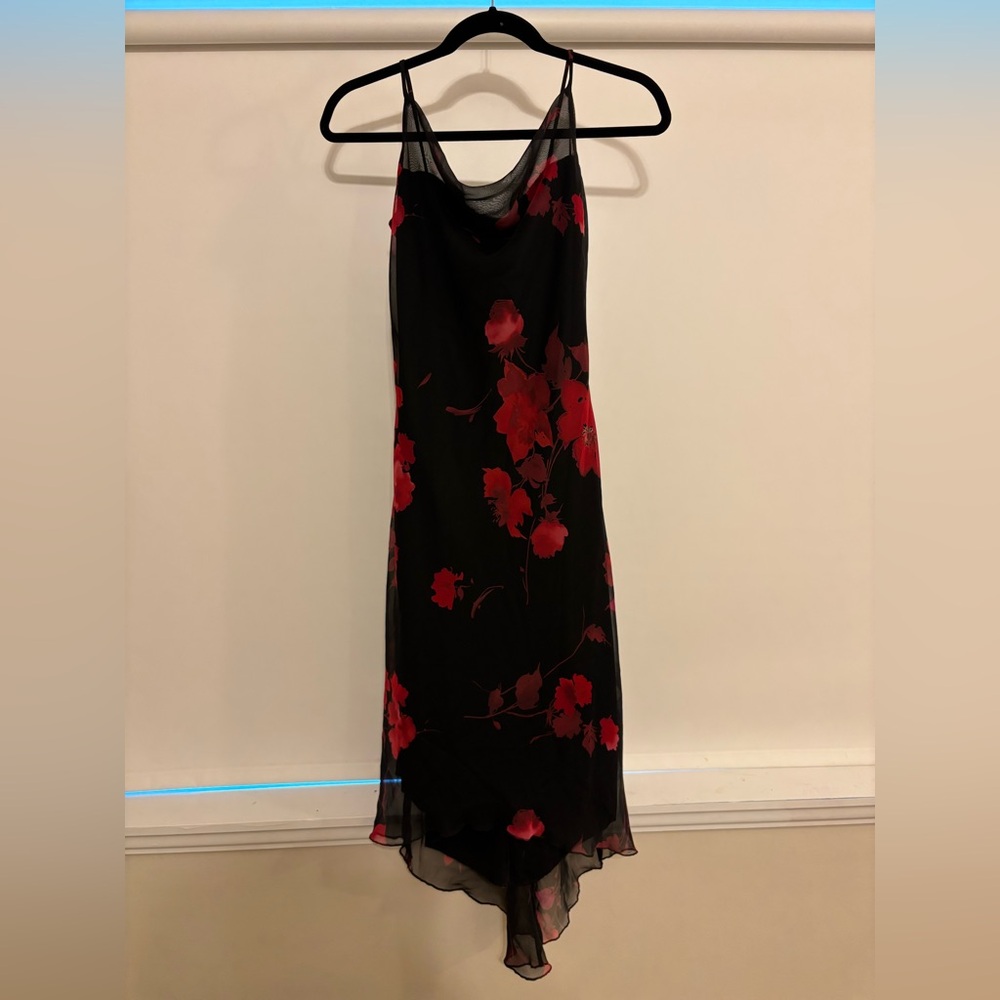 LAURA PETITES Black Dress with Red Floral Design